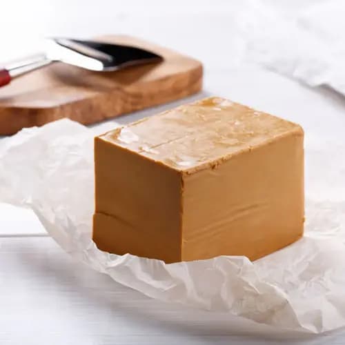 Сыр полутвердый Бабушкина крынка brunost, сливочно-карамельный, 25%, 2